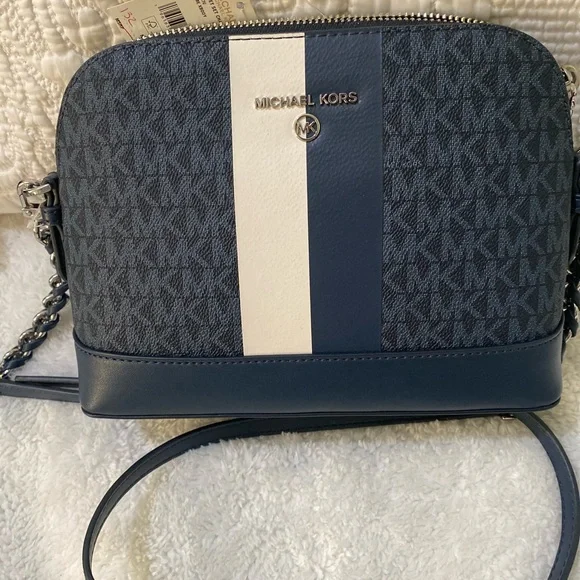 Sold Michael KORS Jet Set Travel Dome Crossbody Signature MK Bag NWT - Picture 4 of 10